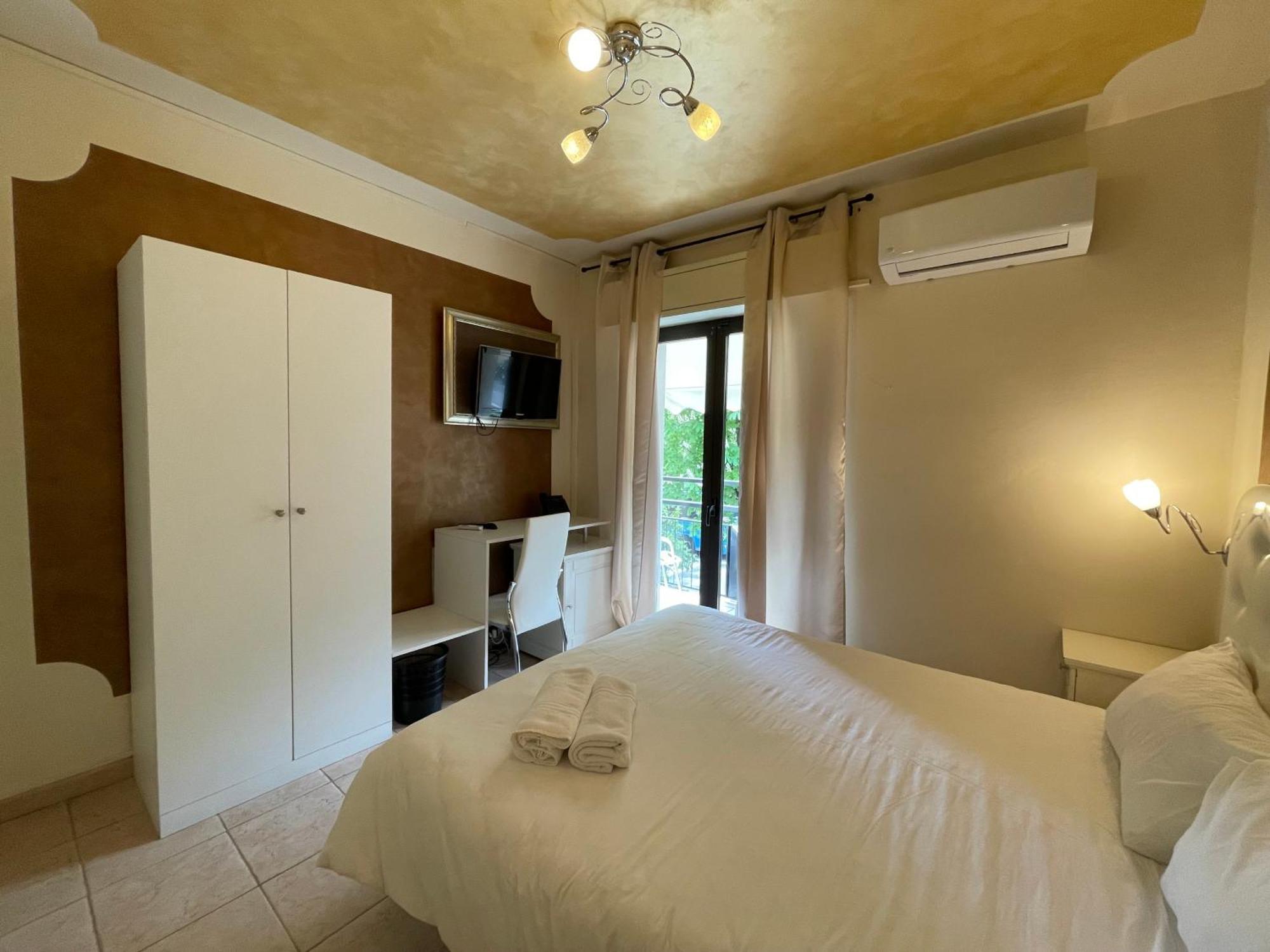 Hotel Central Giacomini Salo Luaran gambar