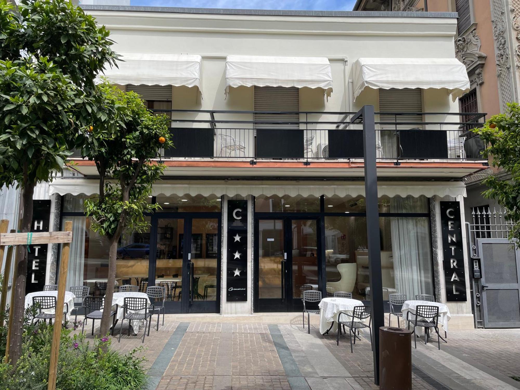 Hotel Central Giacomini Salo Luaran gambar