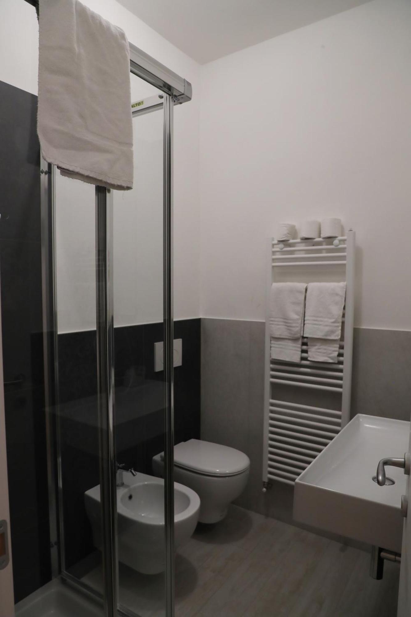 Hotel Central Giacomini Salo Luaran gambar