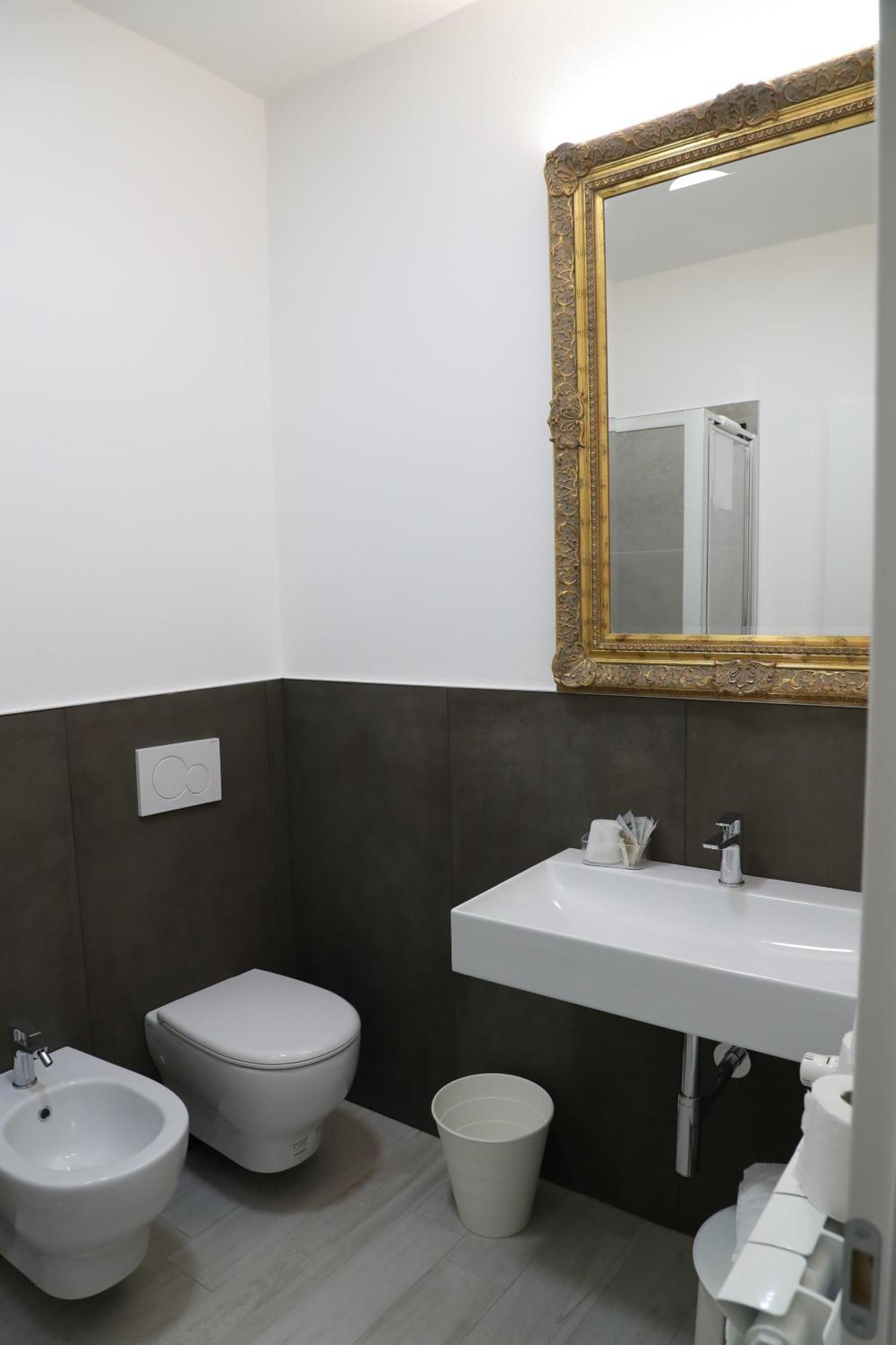 Hotel Central Giacomini Salo Luaran gambar