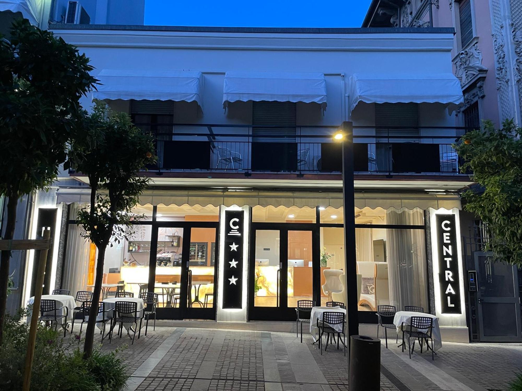 Hotel Central Giacomini Salo Luaran gambar