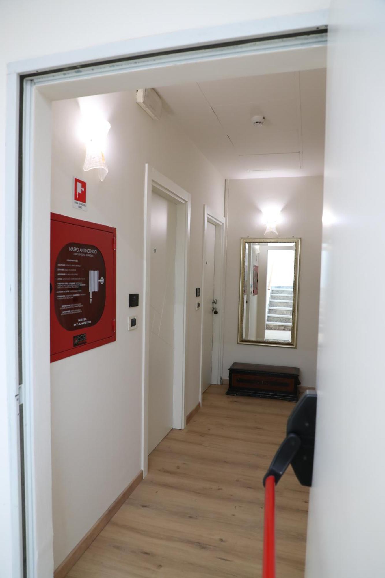 Hotel Central Giacomini Salo Luaran gambar