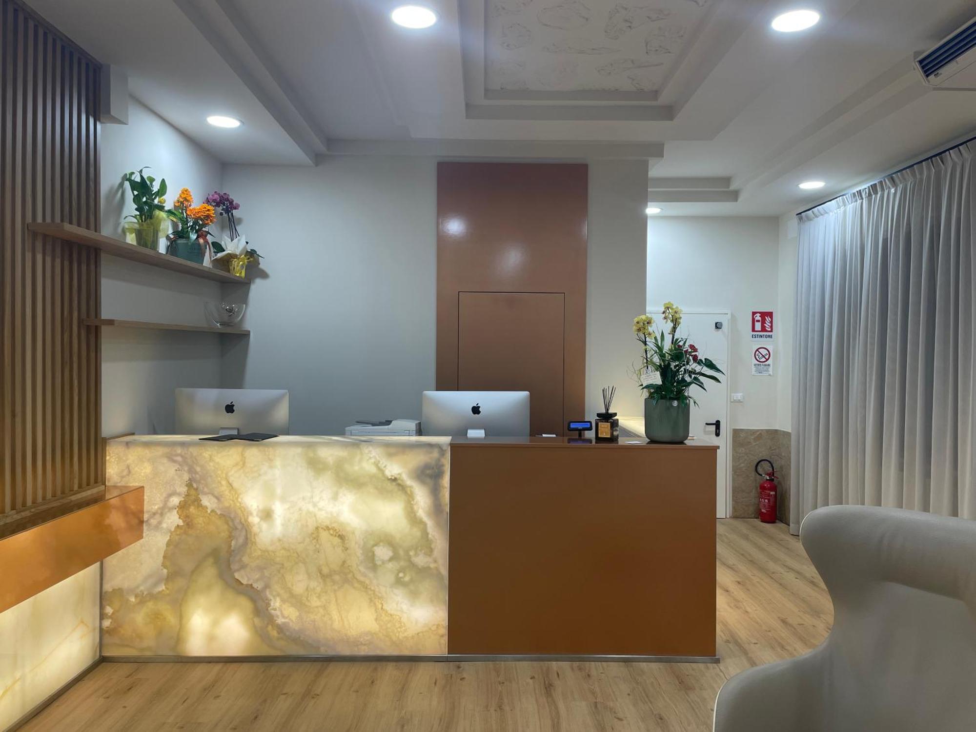 Hotel Central Giacomini Salo Luaran gambar