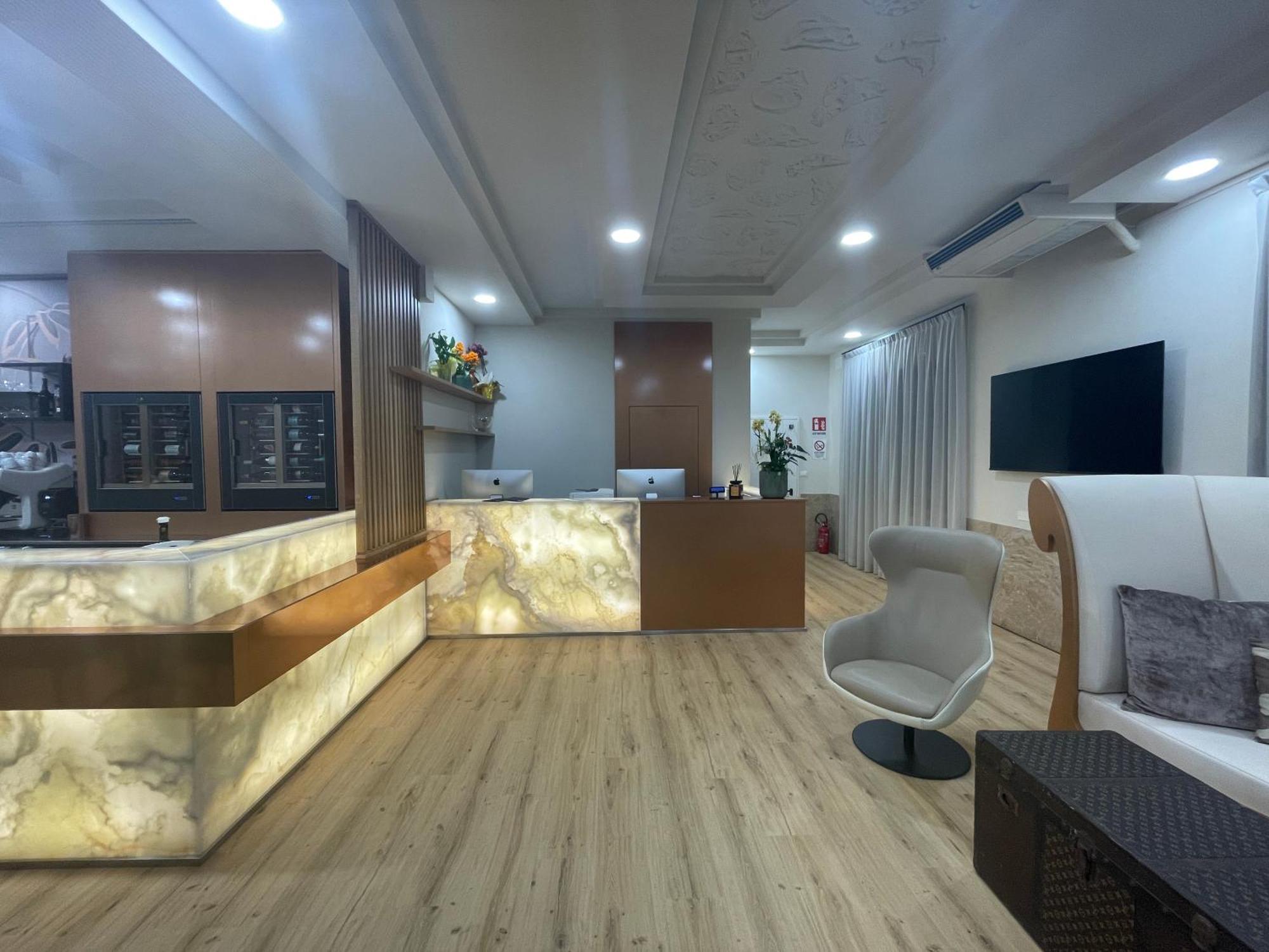 Hotel Central Giacomini Salo Luaran gambar