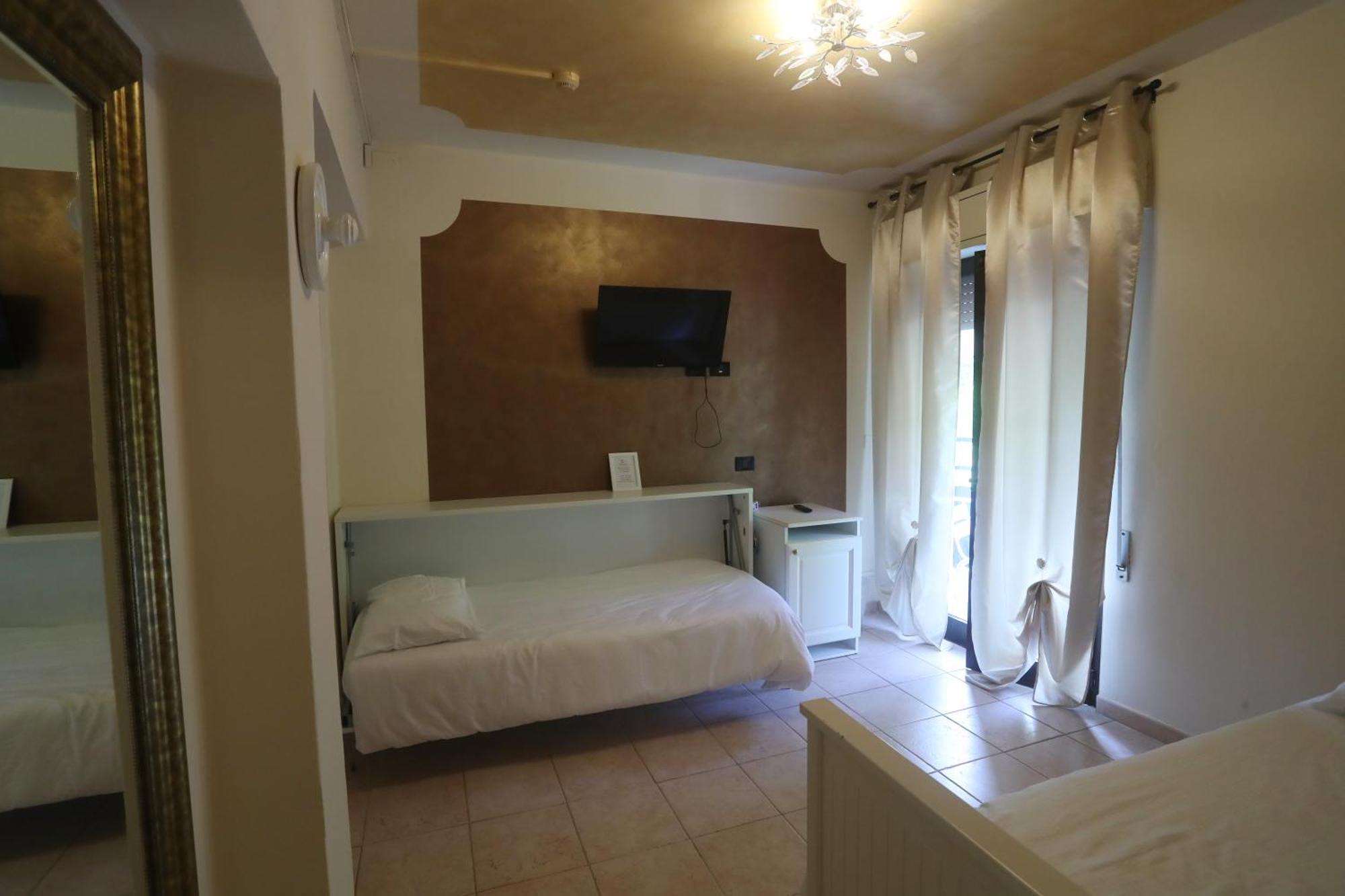 Hotel Central Giacomini Salo Luaran gambar