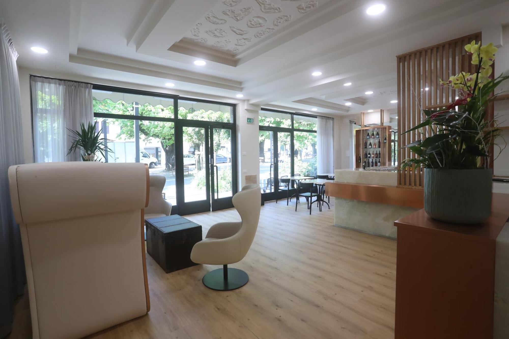 Hotel Central Giacomini Salo Luaran gambar