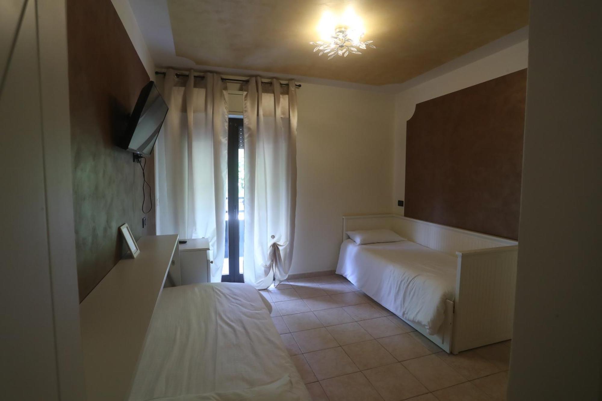 Hotel Central Giacomini Salo Luaran gambar