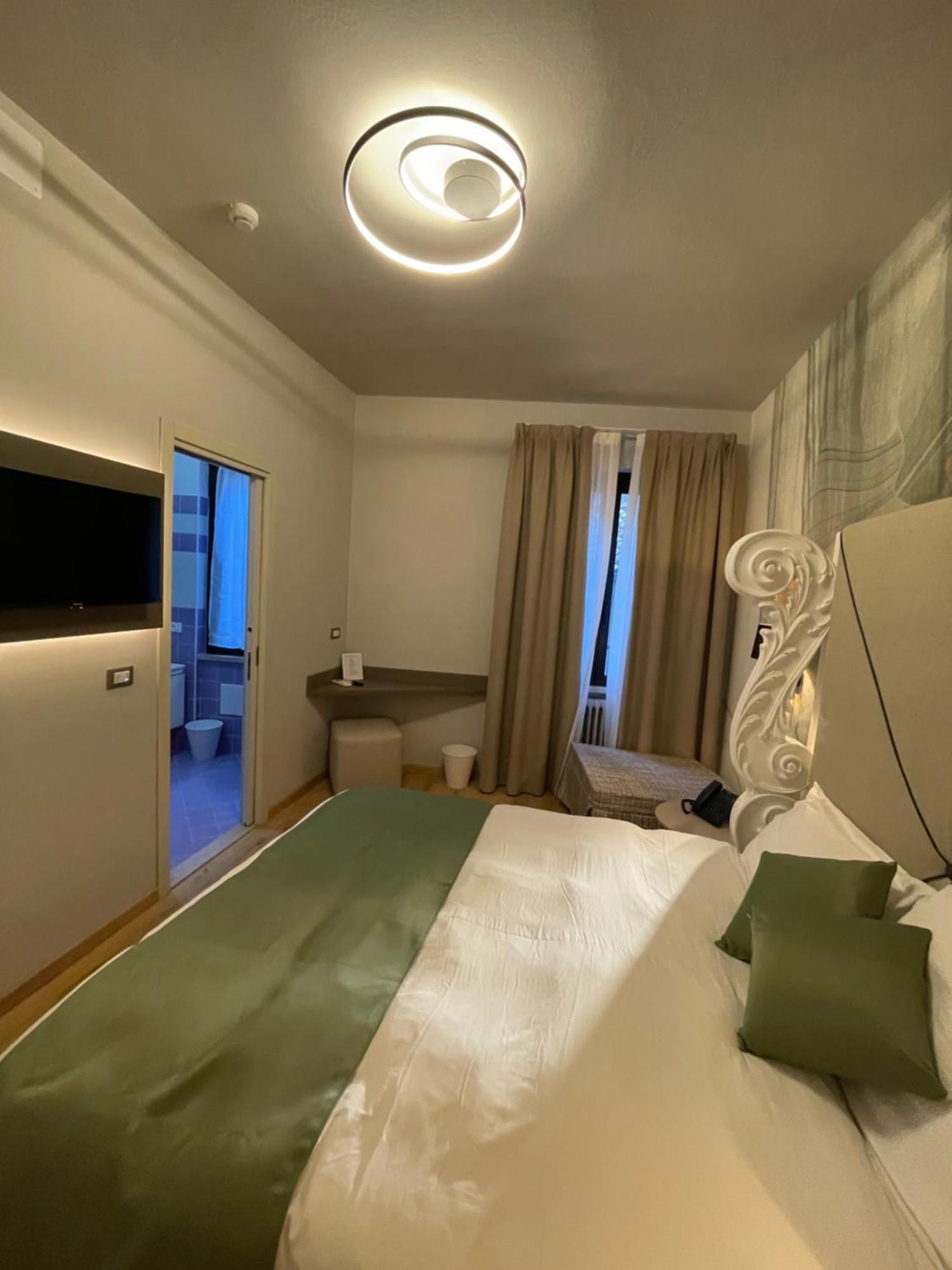 Hotel Central Giacomini Salo Luaran gambar